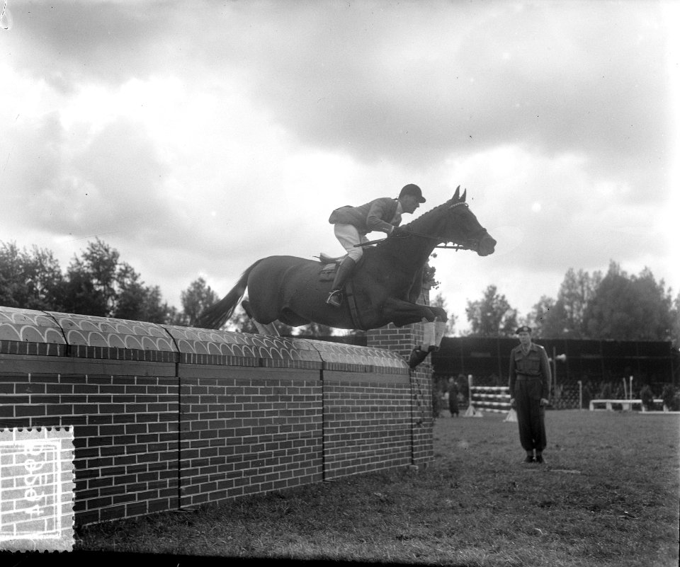 Internationaal Concours Hippique Rotterdam, S. Pirelli Bettoni, Bestanddeelnr 905-9294