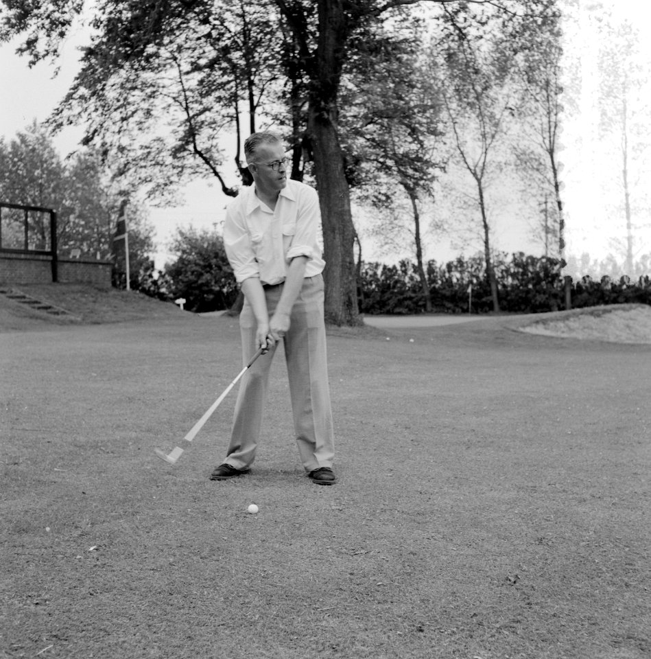 Internationaal golfkampioenschap, O. van Zinnicq Bergmann, Bestanddeelnr 907-2046