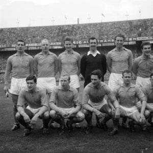 Interland Nederland-Hongarije (0-3) Nederlands elftal. staand Van der Hart , Wie, Bestanddeelnr 912-4495