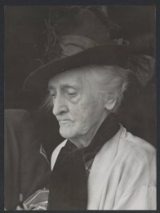 Interneringskamp Levantkade te Amsterdam Deze vriendelijke ogende 83 jaar oude, Bestanddeelnr 31017 064