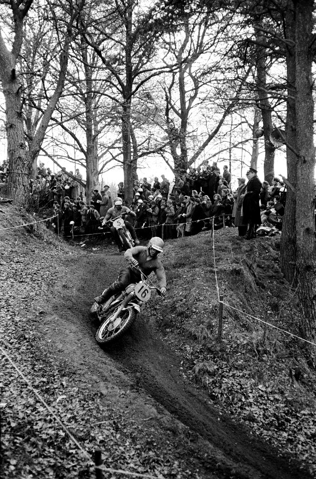Internationale Motor-Cross Grand Prix 1963 in Markelo verreden Nr 2 Bill Nilss, Bestanddeelnr 915-1791