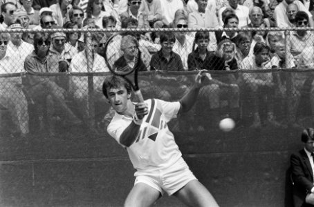 Internationale kampioenschap tennis Melkhuisje Menno Oosting in actie, Bestanddeelnr 933-7188