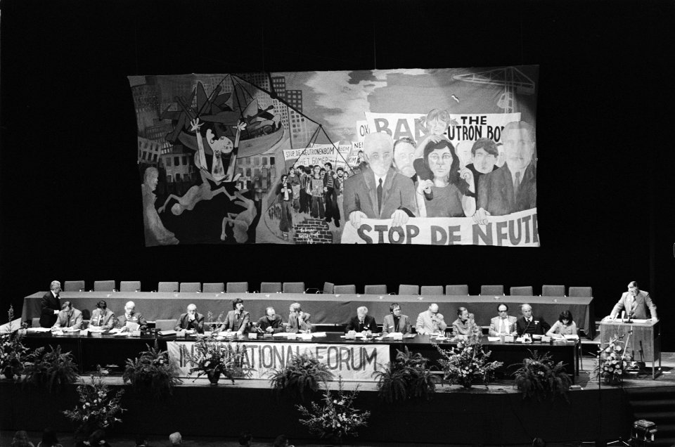Internationaal Forum tegen Neutronenbom overzicht, Bestanddeelnr 929-6306