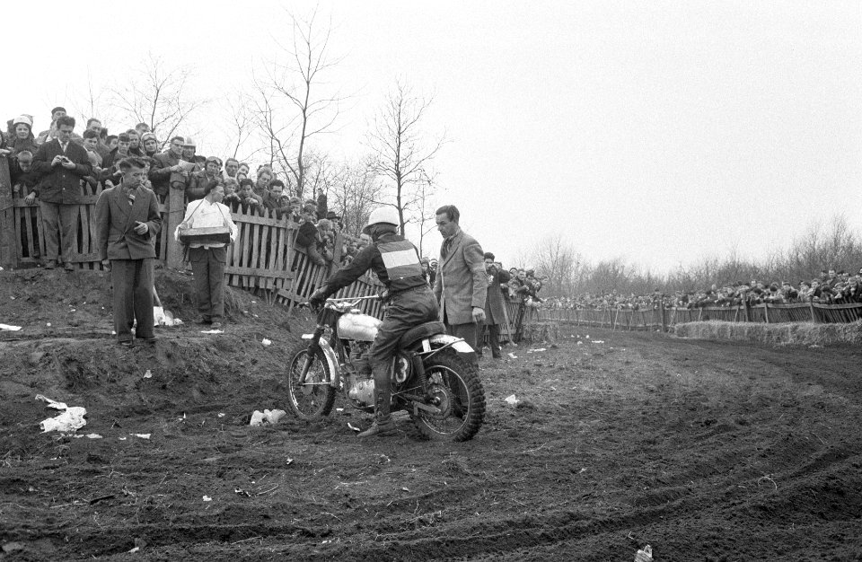 Internationale motorcross op het circuit De Hoef te St Anthonis, Bestanddeelnr 912-2071