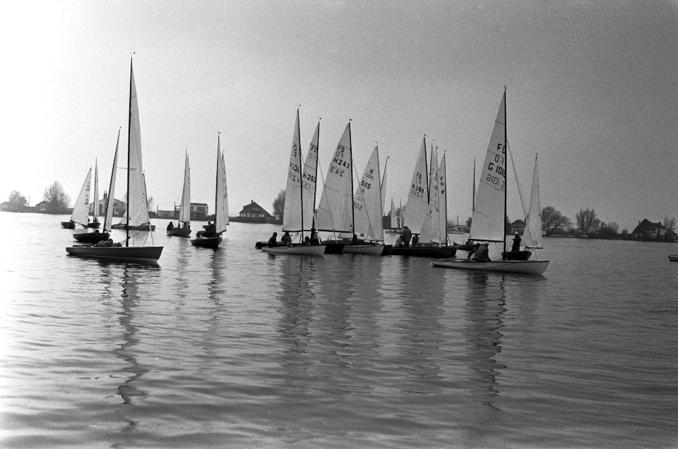 Internationale paasregatta in Loosdrecht, Tornados tijdens wedstrijd, Bestanddeelnr 926-3632