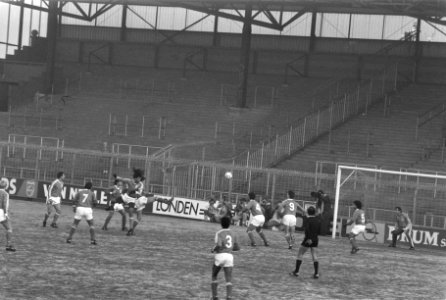 Interland Nederland tegen Cyprus 4-0, zonder publiek in Ajaxstadion vreugde na , Bestanddeelnr 934-1477