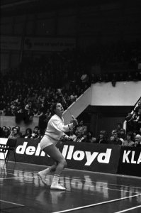 Internationale kampioenschappen Badminton te Beverwijk, Joke van Beusekom in akt, Bestanddeelnr 926-2170