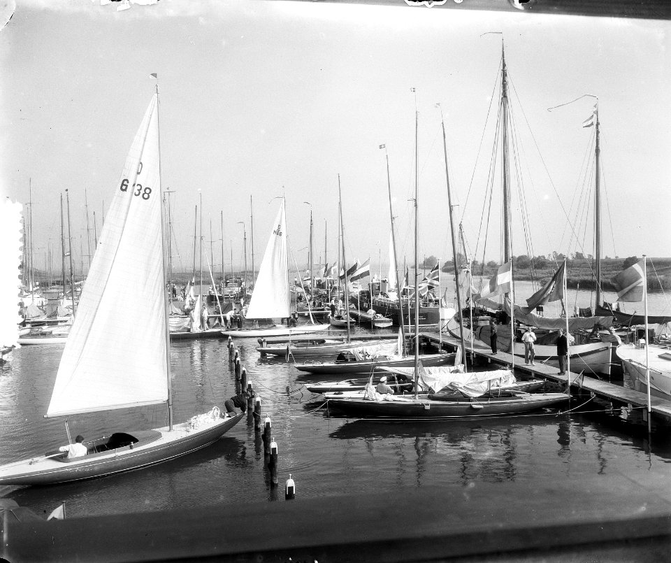 Internationaal Holland Zeilweek, drukte in de haven Muiden, Bestanddeelnr 907-2752