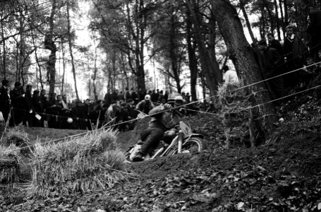 Internationale Motor-Cross Grand Prix 1963 in Markelo verreden Nr 8 en 9 Broer, Bestanddeelnr 915-1790
