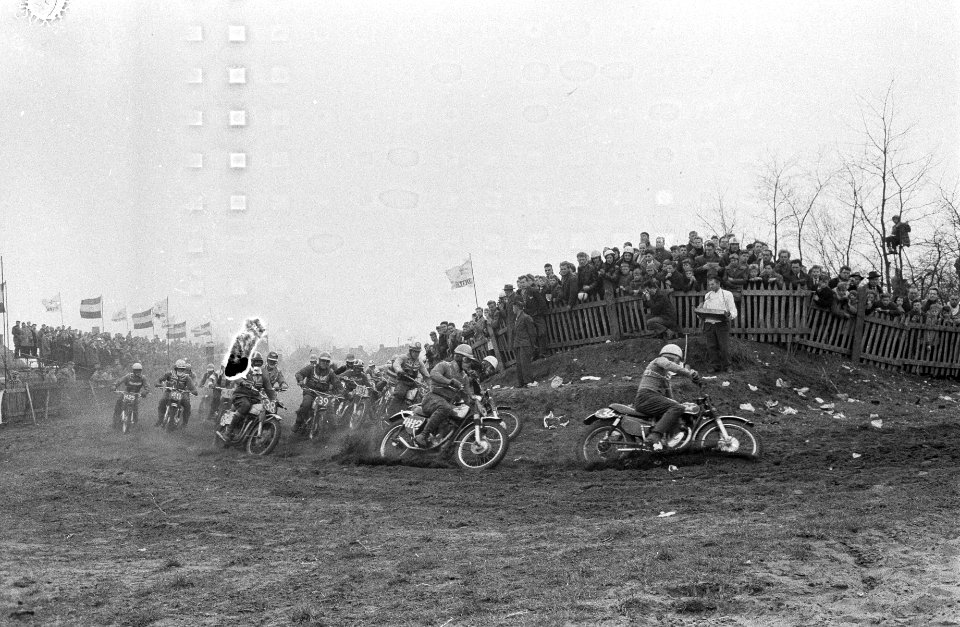 Internationale motorcross op het circuit De Hoef te St. Anthonis . Eerste manc, Bestanddeelnr 912-2075