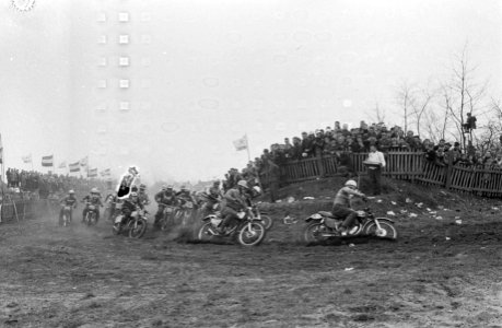 Internationale motorcross op het circuit De Hoef te St. Anthonis . Eerste manc, Bestanddeelnr 912-2075
