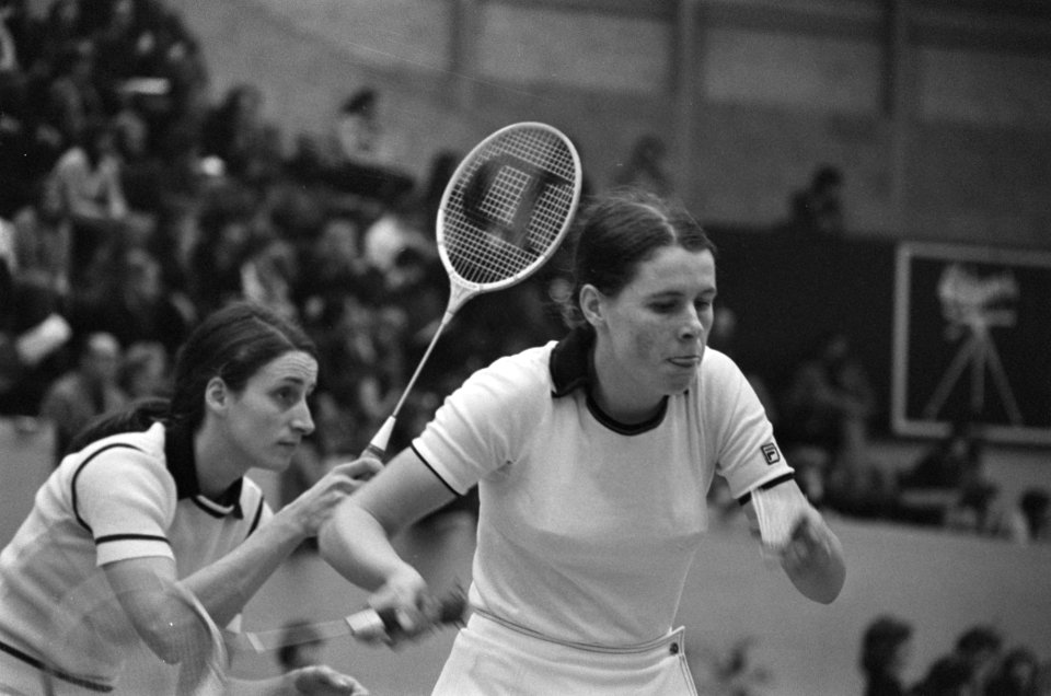 Internationale kampioenschappen badminton in Beverwijk damesdubbel Marjan Lues, Bestanddeelnr 928-4153