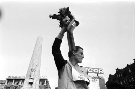 Internationale marathon in Amsterdam de winnaar Gerard Nijboer, Bestanddeelnr 930-7947