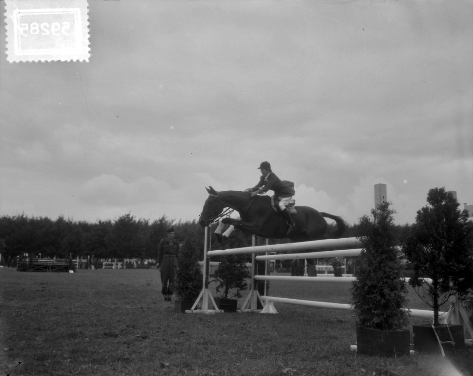 Internationaal Concours Hippique Rotterdam, mejuffrouw De Gheert , Belgie, Bestanddeelnr 905-9285