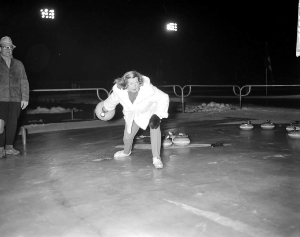 Internationale Curling Competitie op de kunstijsbaan te Amsterdam, Bestanddeelnr 913-2938 photo