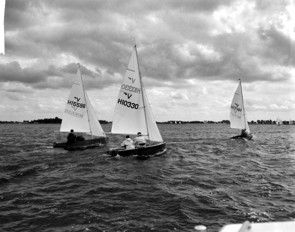Internationale Holland Week I begonnen, de Vaurienklasse op de Loosdrechtse plas, Bestanddeelnr 918-0240