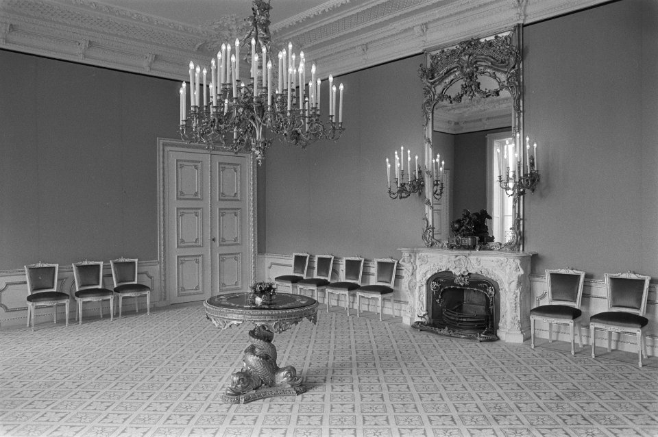 Interieurs van gerestaureeerd Paleis Noordeinde ontvang- en vergaderkamer, Bestanddeelnr 933-0704