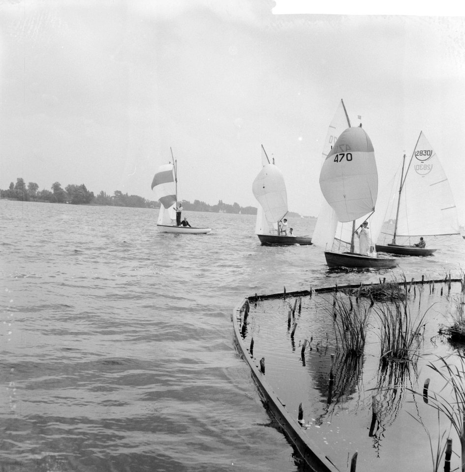 Internationale Hollandweek te Loosdrecht, vrijheidsklasse met ballonzeilen, Bestanddeelnr 911-4671