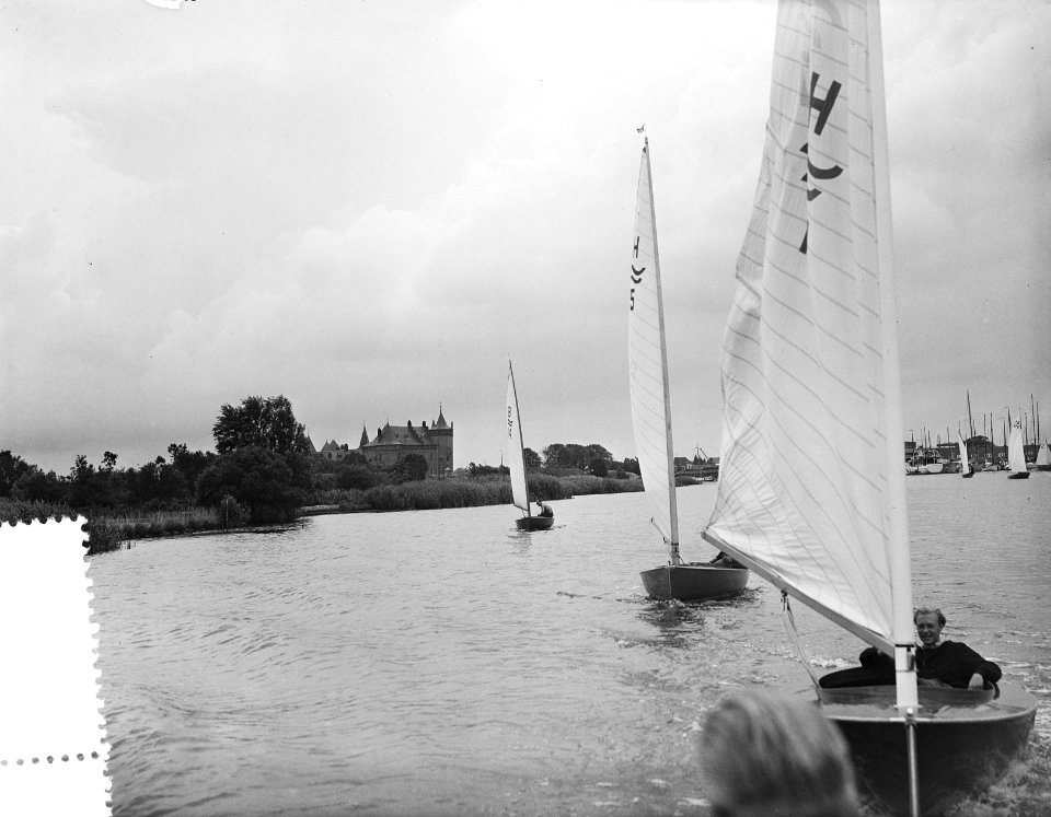 Internationale Hollandweek 1955, zeilen op IJsselmeer, Bestanddeelnr 907-2736