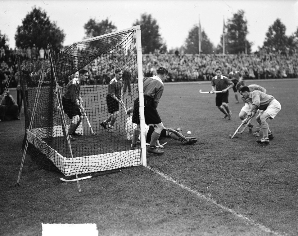 Internationale hockeytoernooi te Amstelveen. Nederland tegen Engeland 4-1, Bestanddeelnr 903-0558