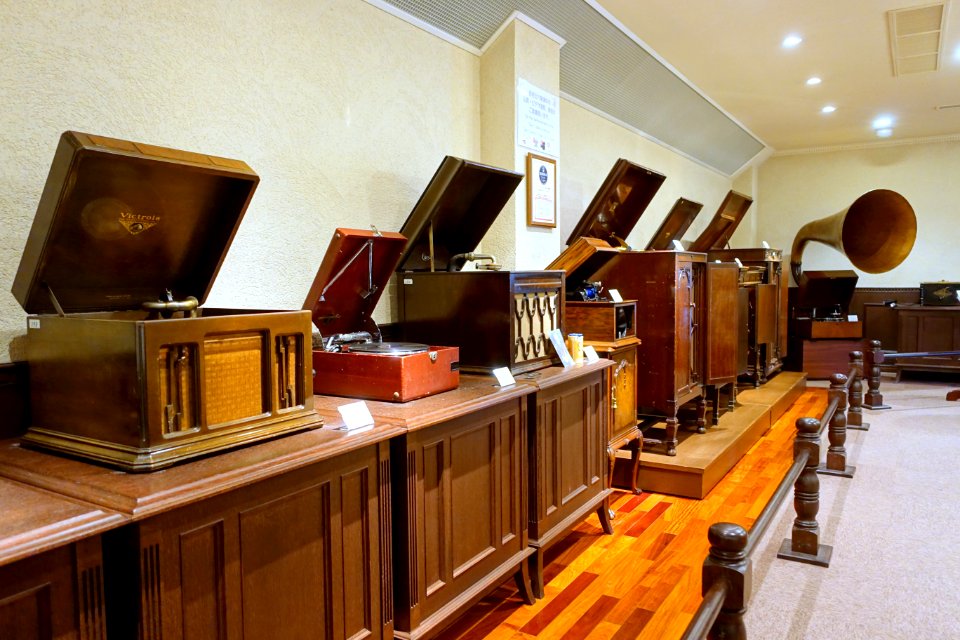 Interior - Kanazawa Phonograph Museum - Kanazawa, Japan - DSC00888