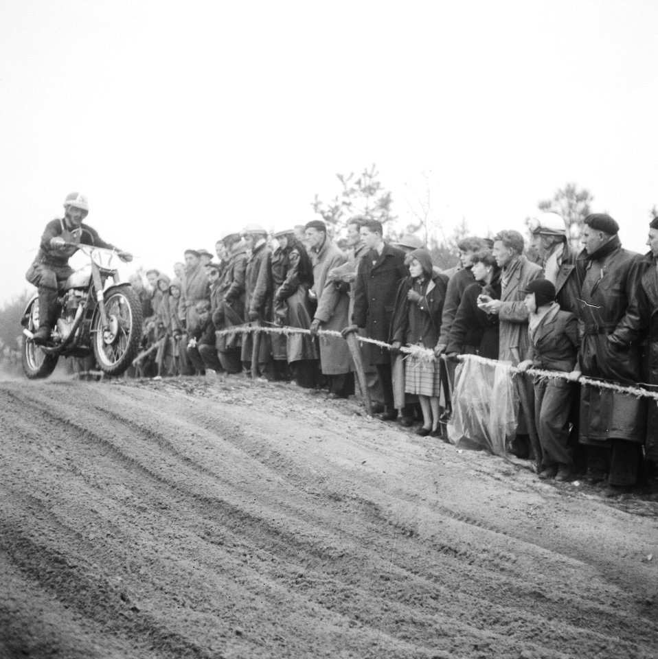 Internationale Motor- en terreinwedstrijden te Boekel. Derde G. Ward (Engels) op, Bestanddeelnr 934-5860