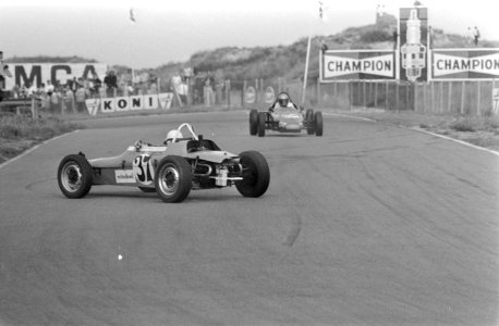 Internationale Formule Vee autoraces, Zandvoort, Raymond Lessennes slipt, Bestanddeelnr 924-7988