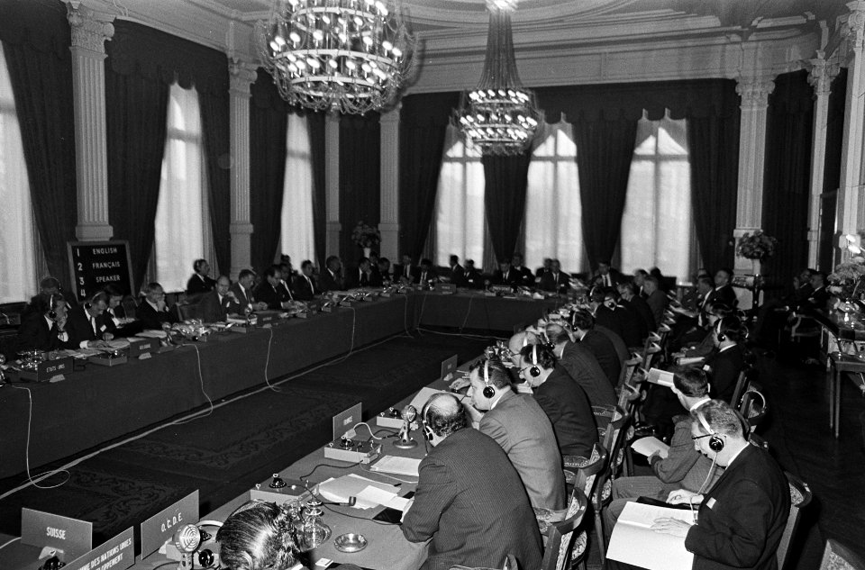 Internationale Conferentie Ontwikkelingshulp in Amstel Hotel . Nummer 27 Delegat, Bestanddeelnr 920-8707