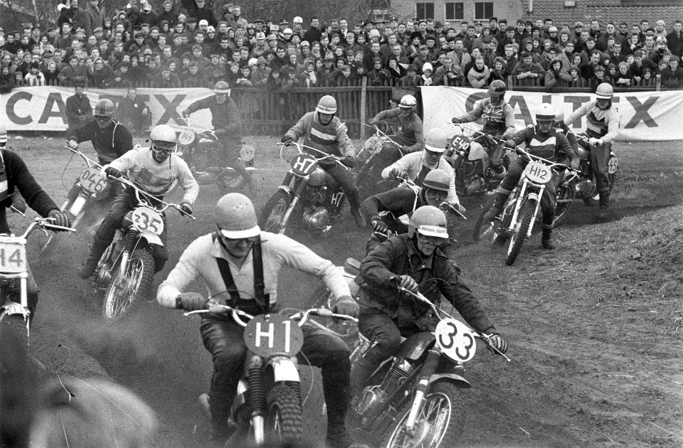 Internationale motorcrosswedstrijden in Sint Antons het grote veld van de 500cc , Bestanddeelnr 916-1773