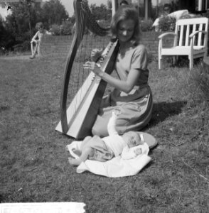 Internationale Harpweek te Bentveld Eugenie Loudon, Bestanddeelnr 914-1529