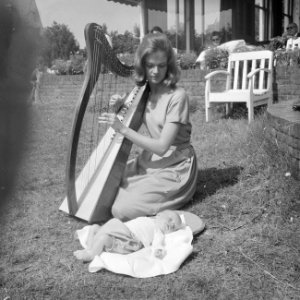 Internationale Harpweek te Bentveld Eugenie Loudon, Bestanddeelnr 914-1528