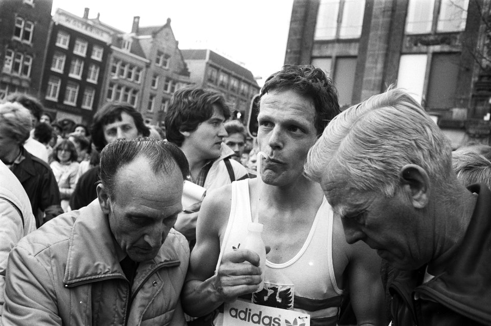 Internationale marathon in Amsterdam de winnaar Gerard Nijboer, Bestanddeelnr 930-7945