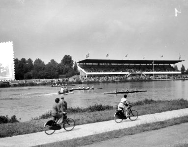 Internationale roeiwedstrijden Bosbaan. Finish jonge 8B, Bestanddeelnr 907-8147