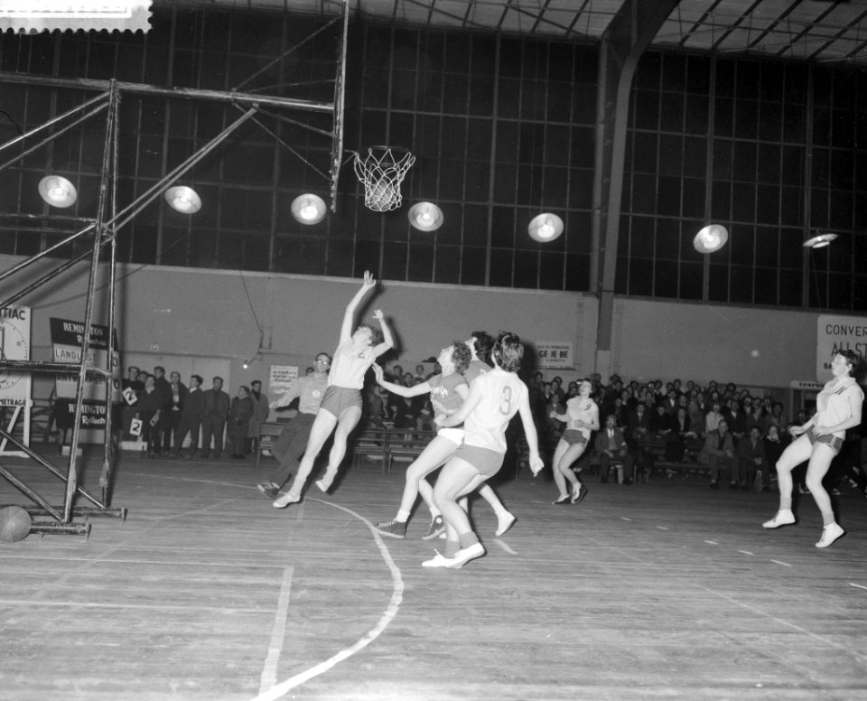 Internationaal basketbaltoernooi in de Apollohal te Amsterdam, Bestanddeelnr 910-9004