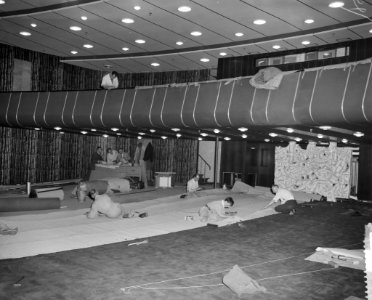 Interieurs van het vlaggeschip van de HAL Rotterdam interieur van de bioscoopzaa, Bestanddeelnr 910-5241