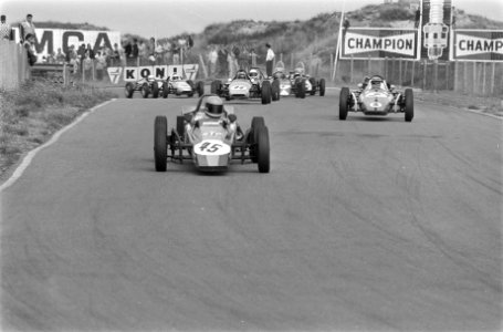 Internationale Formule V autoraces, Zandvoort Kenneth Persson (nr 45) voor, B…, Bestanddeelnr 924-7989