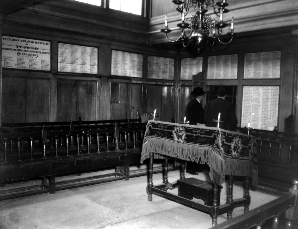 Interieurs Portugees Isr. Synagoge podium voor voorlezen, Bestanddeelnr 906-2381