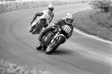 Internationale motorraces in Sloten Middelburg (11) en Dworaceck (101) in actie, Bestanddeelnr 927-3682