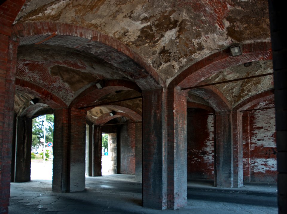 Interno della Porta Sant' Anna