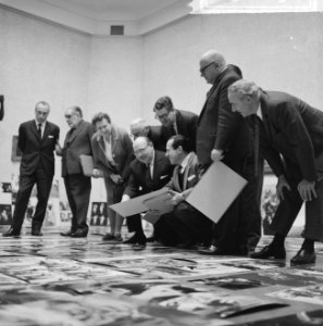 Internationale jury begonnen met beoordeling fotos World Press Photo 1963 in Haa, Bestanddeelnr 915-8291