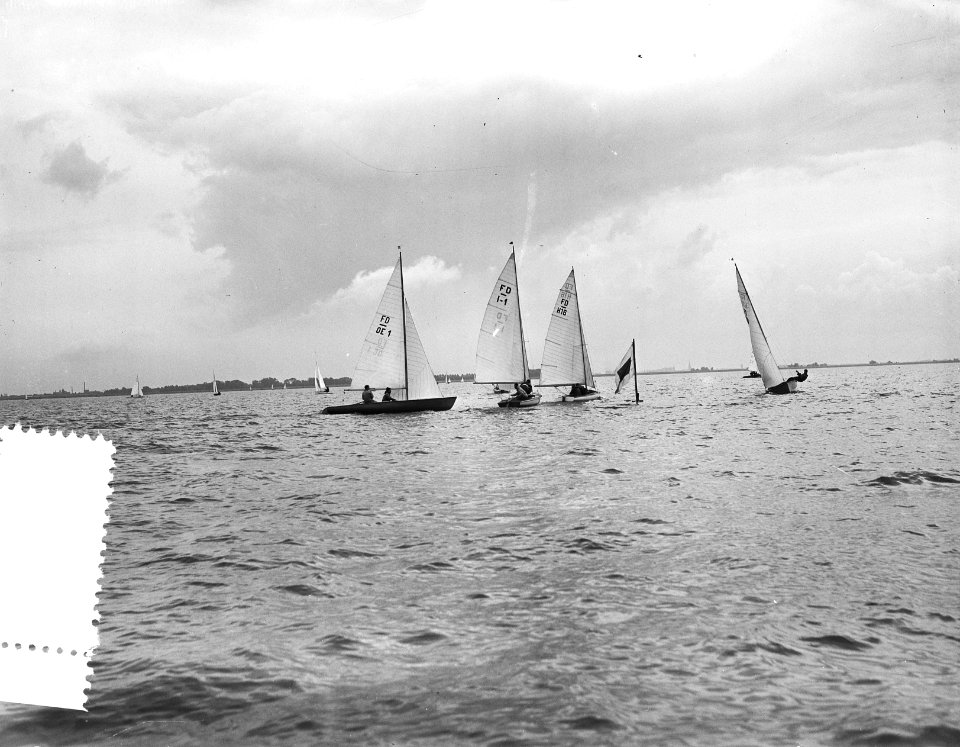 Internationale Hollandweek 1955, zeilen op IJsselmeer, Bestanddeelnr 907-2735