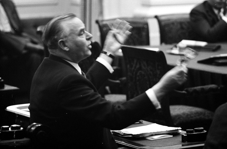 Interpellatie loonpolitiek Tweede Kamer Mr Burger, Bestanddeelnr 913-6338