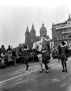 Intocht van Sint Nicolaas te Amsterdam, intocht Sint Nicolaas, Bestanddeelnr 909-9919