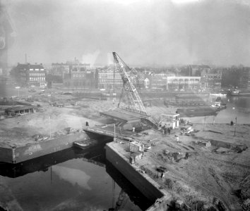 Invaren voor het brugdek van de Oostbrug in de Maasboulevard te Rotterdam, Bestanddeelnr 910-8158