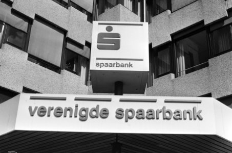 Invallen van de FIOD bij kantoren van Verenigde Spaarbank in Nieuwegein en Amste, Bestanddeelnr 933-1049