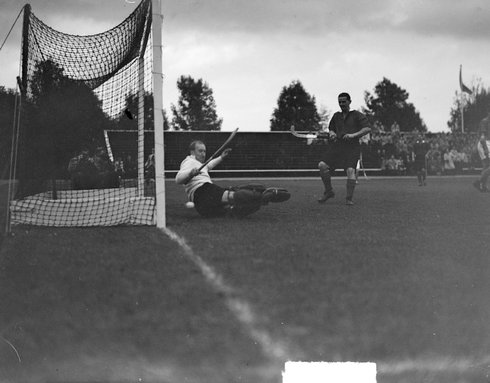 Internationale hockeytoernooi te Amstelveen. Nederland tegen Engeland 4-1, Bestanddeelnr 903-0560