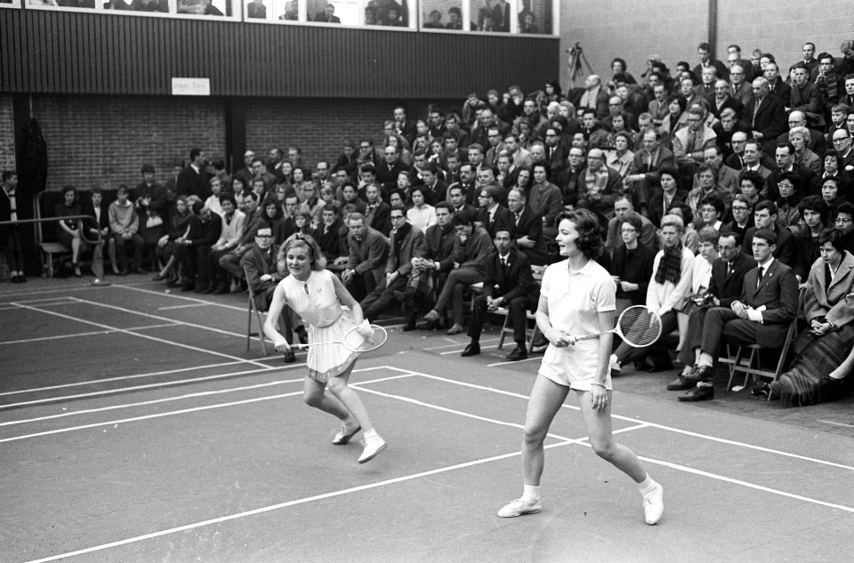 Internationale Badmintonkampioenschappen te Haarlem De dames dubbel Flindt in a, Bestanddeelnr 914-8067