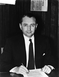 Ir JP Koster , directeur der Nederlandse Spoorwegen, Bestanddeelnr 909-9412