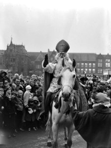 Intocht van Sint Nicolaas te Amsterdam, Bestanddeelnr 909-9906