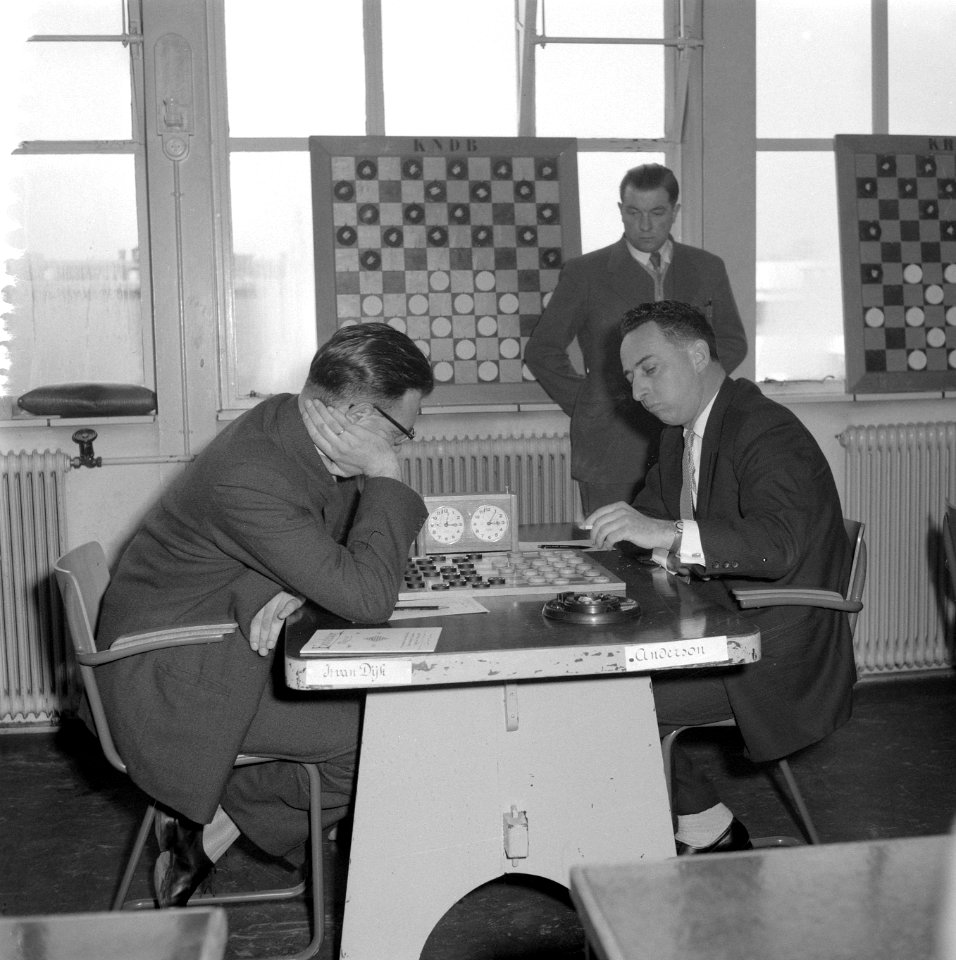Ir van Dijk (links) en Anderson (rechts), Bestanddeelnr 909-3891